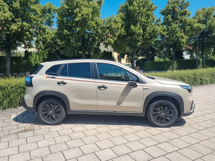 Suzuki (SX4) S-Cross