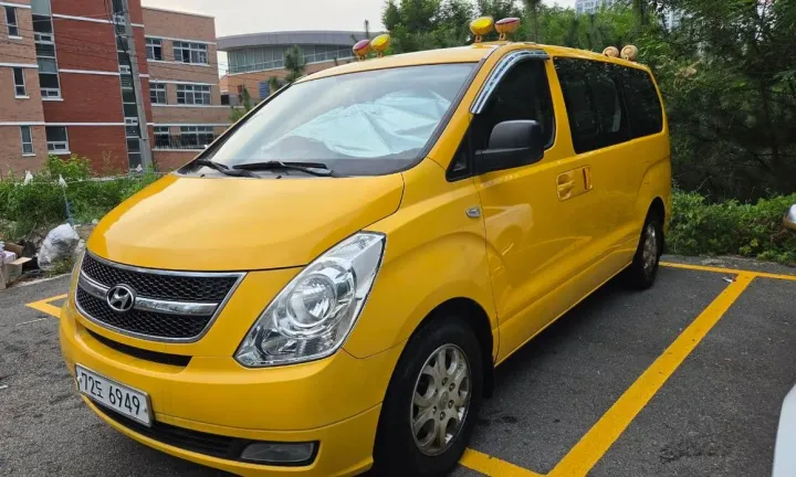 Hyundai Starex