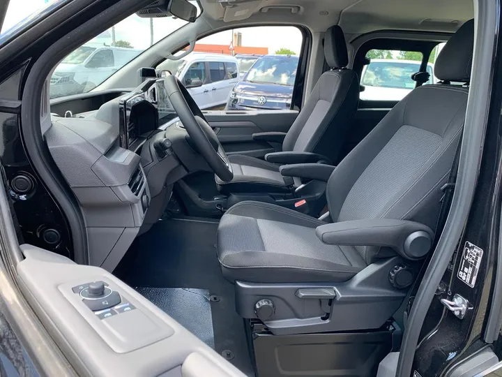 Volkswagen T7 Transporter