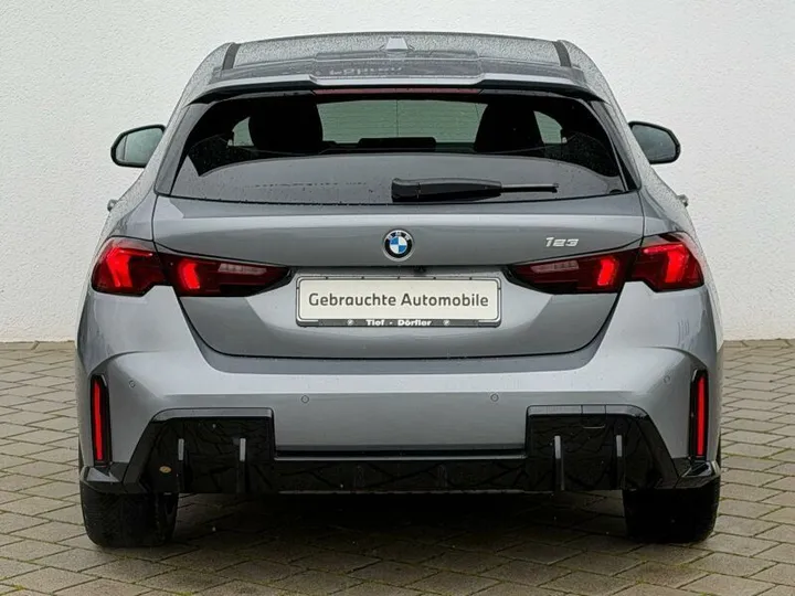 BMW 123