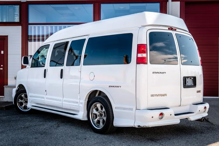 GMC Savana