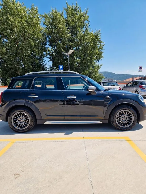 MINI One Countryman