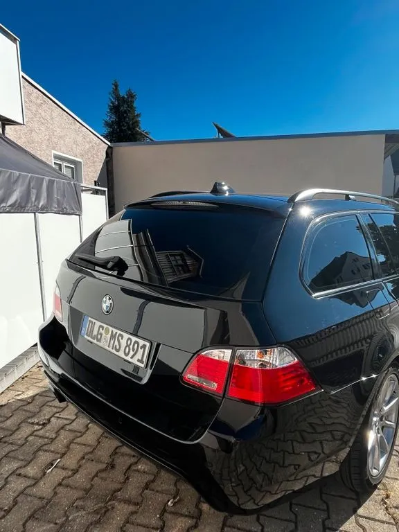 BMW 525