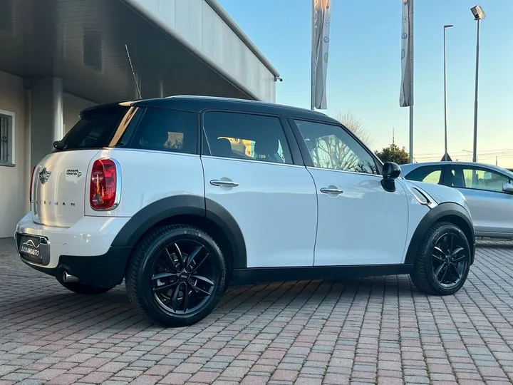 MINI One D Countryman