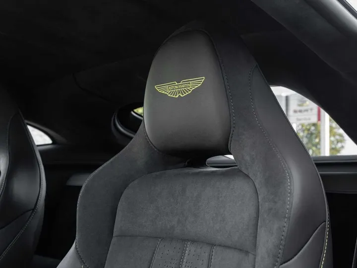 Aston Martin V8 Vantage