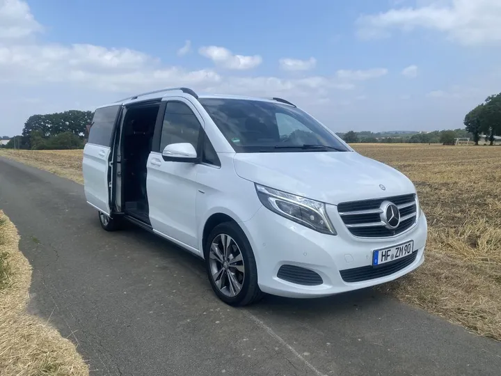 Mercedes-Benz V 220
