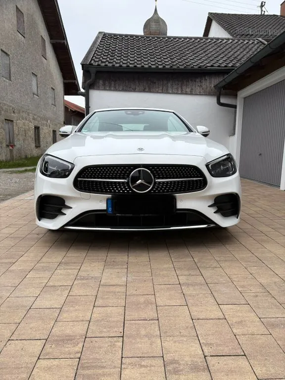 Mercedes-Benz E 300