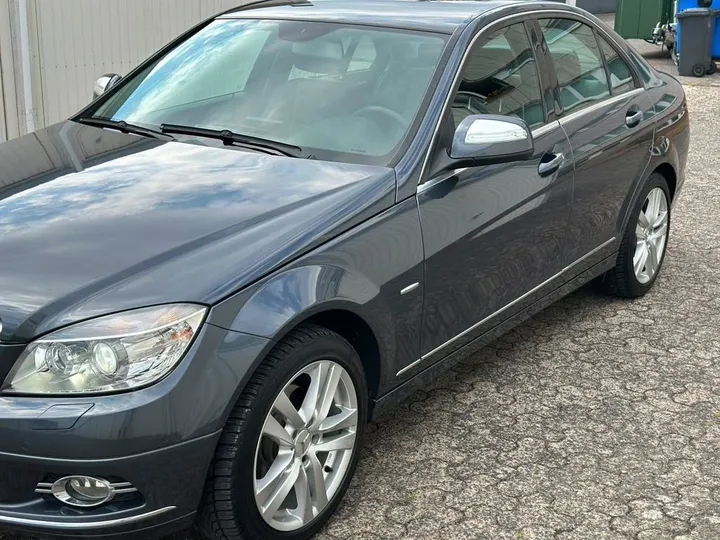 Mercedes-Benz C 230