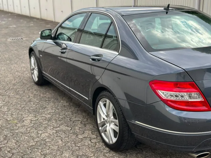Mercedes-Benz C 230