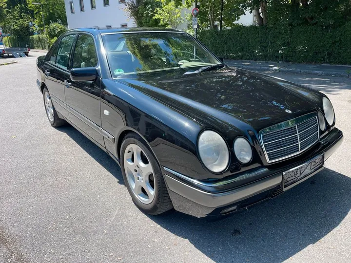 Mercedes-Benz E 430
