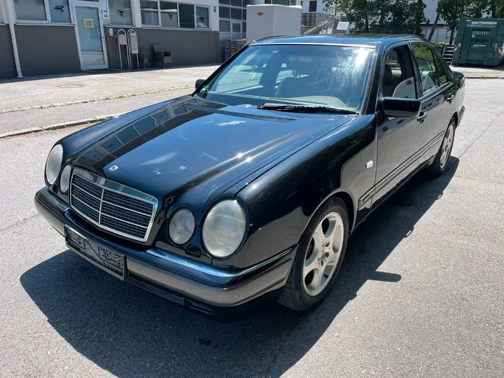 Mercedes-Benz E 430