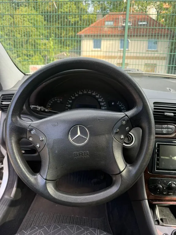 Mercedes-Benz C 200
