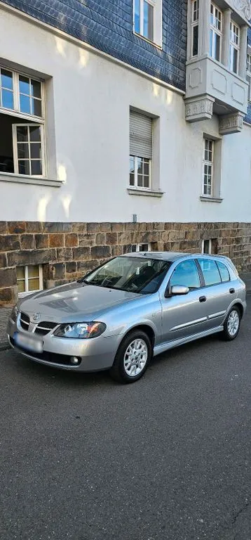 Nissan Almera