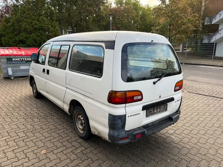 Mitsubishi L400