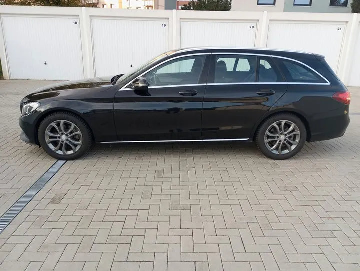 Mercedes-Benz C 220