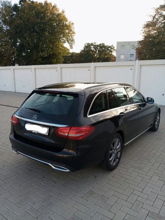 Mercedes-Benz C 220