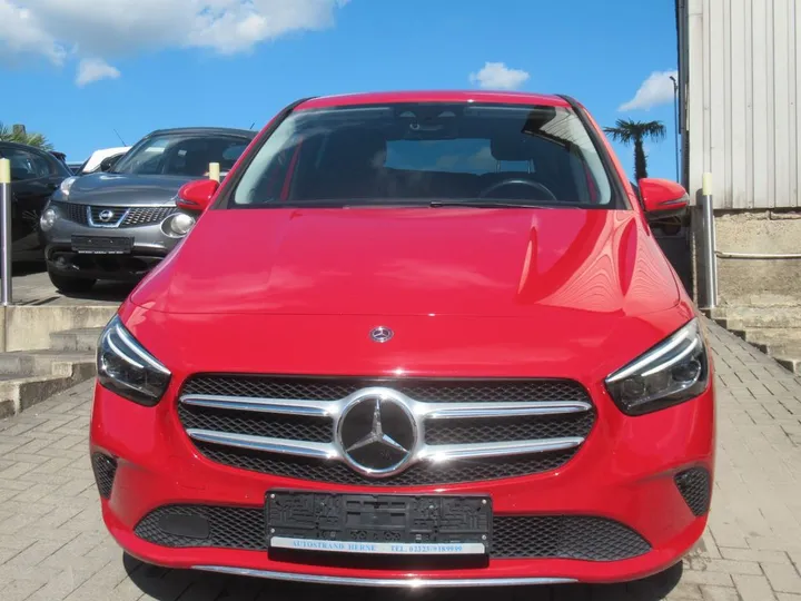 Mercedes-Benz B 220