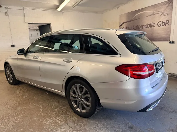 Mercedes-Benz C 220