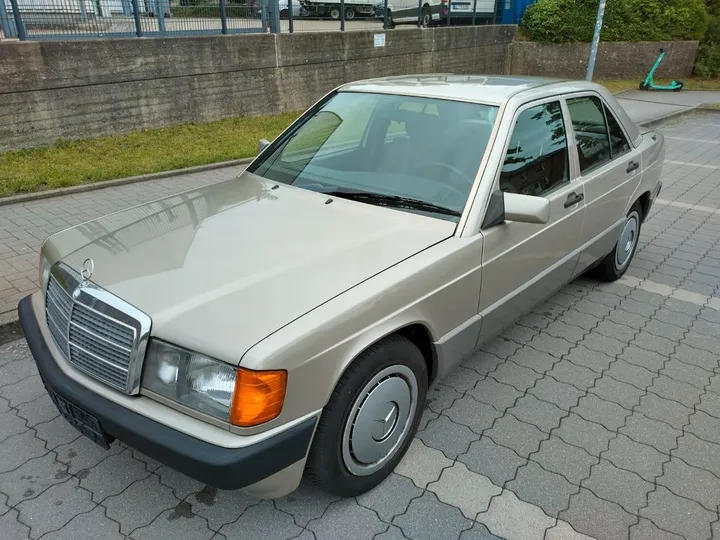 Mercedes-Benz 190