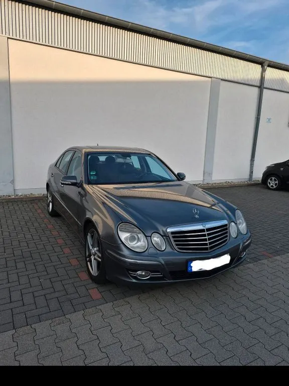 Mercedes-Benz E 320
