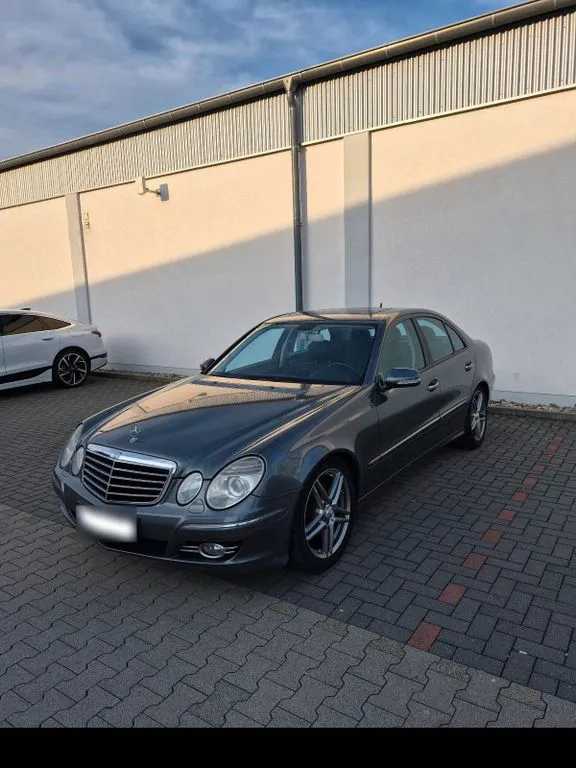 Mercedes-Benz E 320
