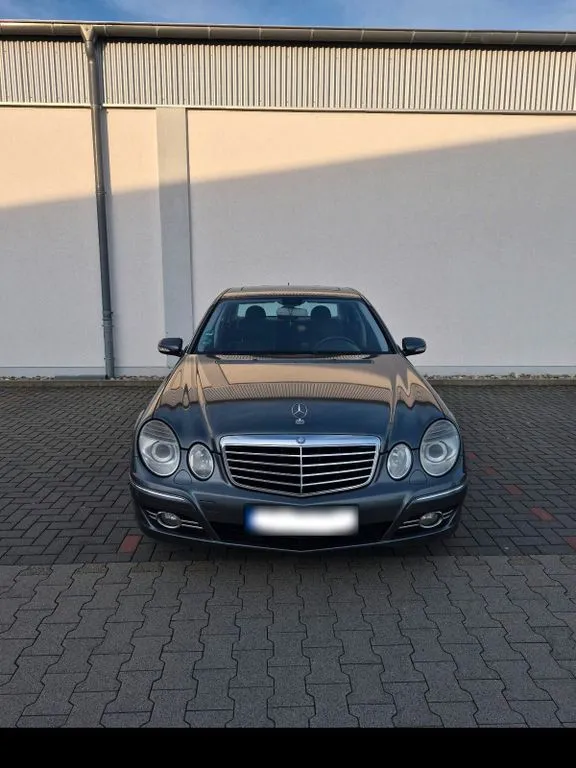 Mercedes-Benz E 320