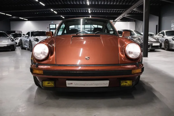 Porsche 930