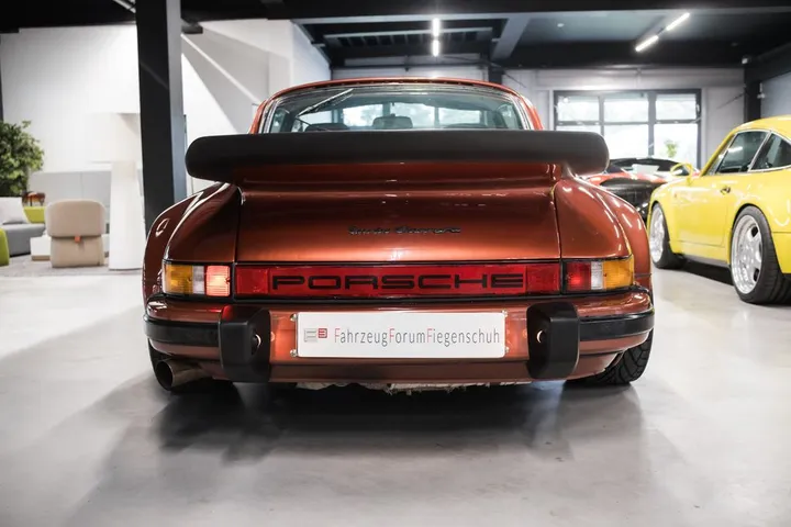 Porsche 930