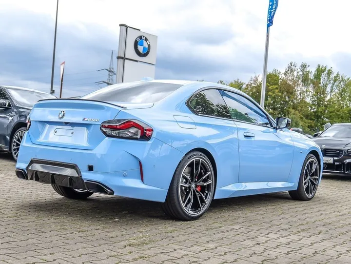 BMW M240i