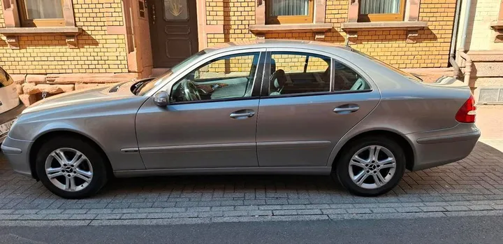 Mercedes-Benz E 320