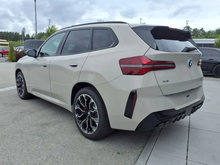 BMW X3 M50