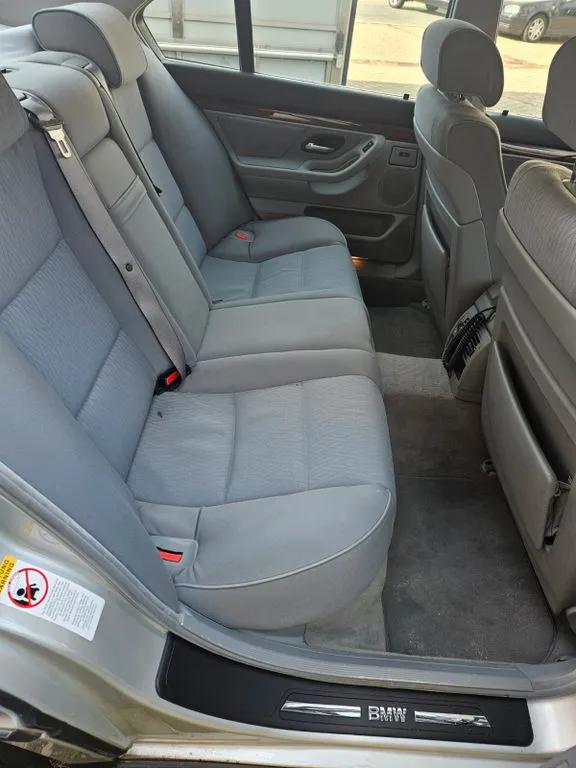 BMW 728