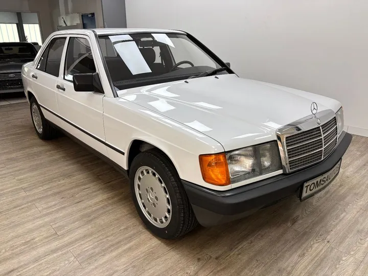 Mercedes-Benz 190
