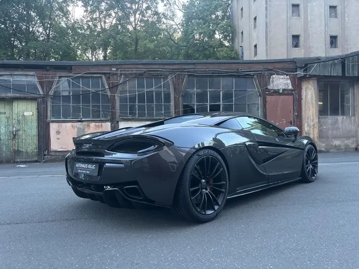 McLaren 570S