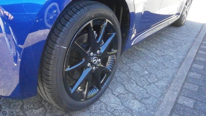 Mazda 2 Hybrid
