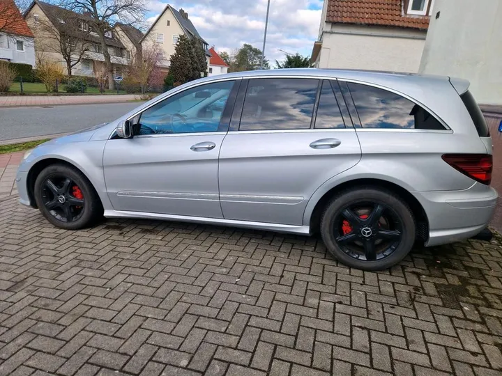 Mercedes-Benz R 320