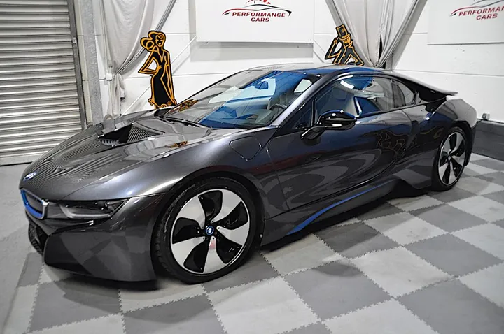 BMW i8