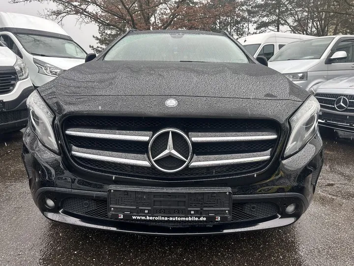 Mercedes-Benz GLA 200