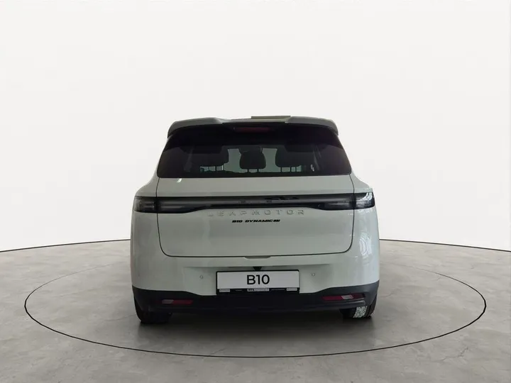 Leapmotor B10