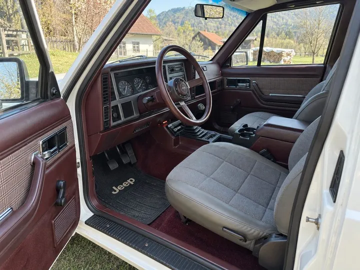 Jeep Comanche