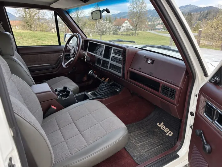 Jeep Comanche
