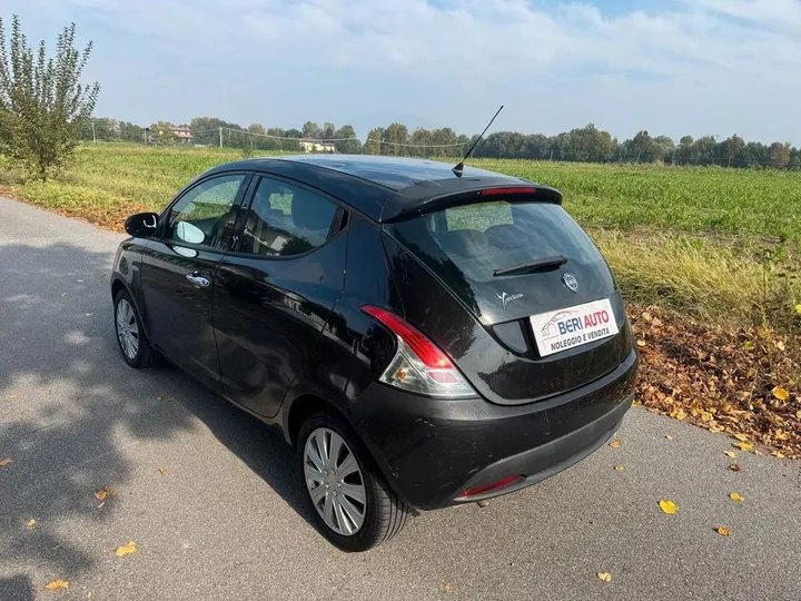 Lancia Ypsilon