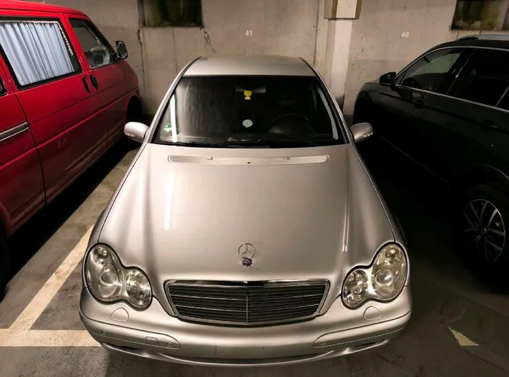 Mercedes-Benz C 180