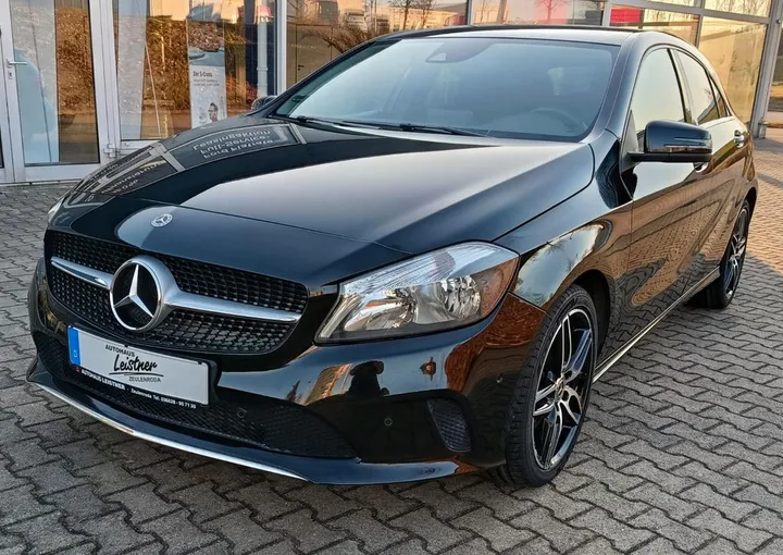 Mercedes-Benz A 220