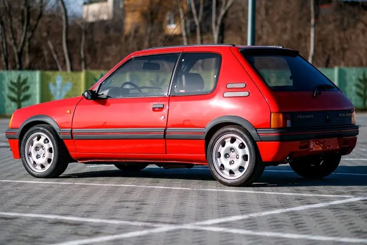 Peugeot 205