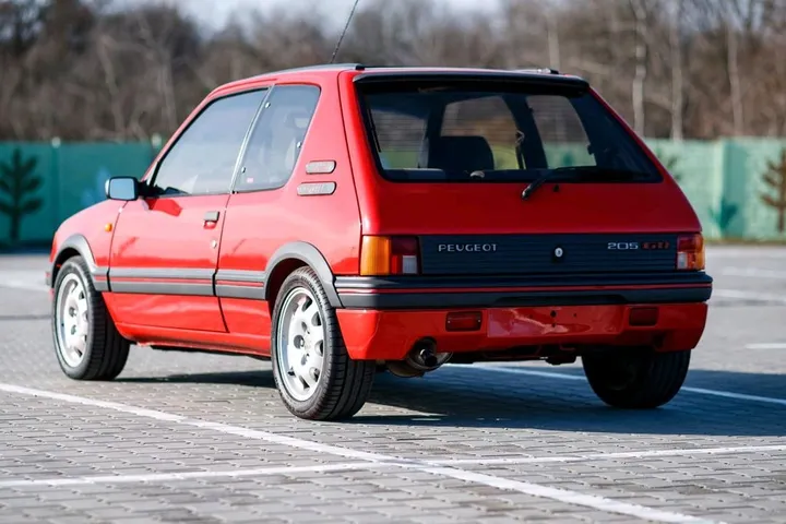 Peugeot 205