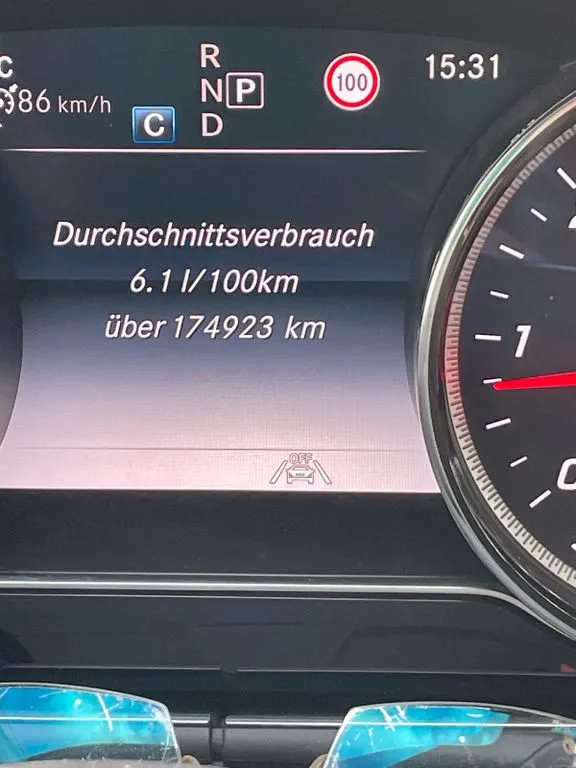 Mercedes-Benz E 220