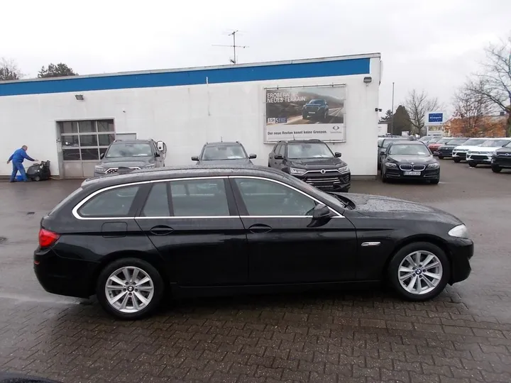 BMW 523
