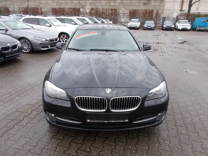 BMW 523