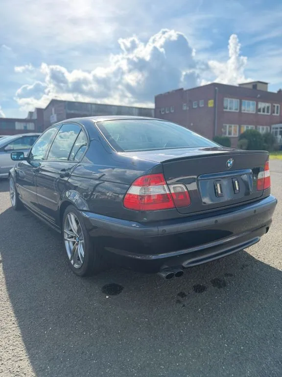 BMW 320